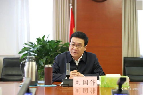小崧股份2023年营收16.04亿 董事长彭国宇薪酬38万
